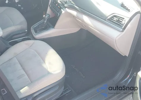 2017 Hyundai Elantra Se from USA, damaged, VIN 5NPD84LFXHH168132